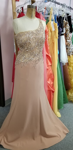 Bridal Shop «Rosebuds Bridal & Tuxedo», reviews and photos, 7655 Highland Rd, Waterford Twp, MI 48327, USA