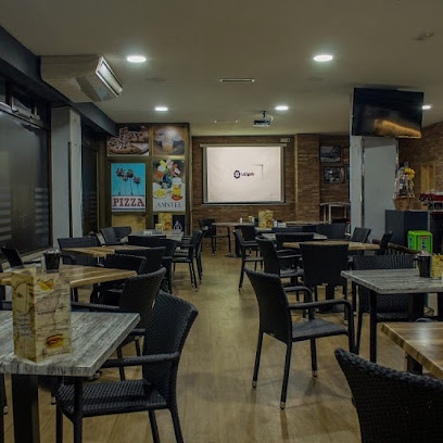 Información y opiniones sobre Cafetería La Brújula de León