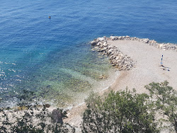 Capriccio beach'in fotoğrafı kısmen tatil bölgesi