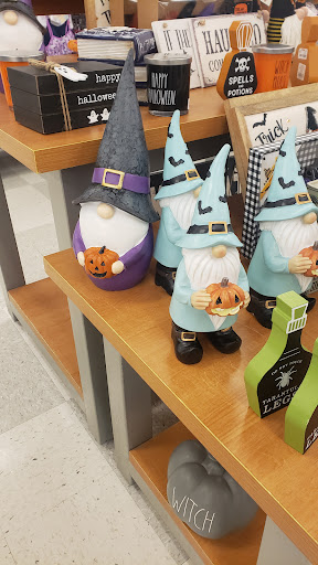 Department Store «T.J. Maxx», reviews and photos, 951 W Pleasant Valley Rd, Parma, OH 44134, USA