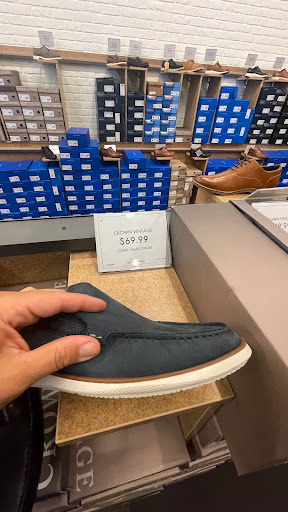 Shoe Store «DSW Designer Shoe Warehouse», reviews and photos, 852 N E Mall Blvd, Hurst, TX 76053, USA