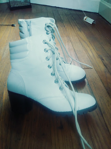 Shopping Mall «Iroquois Manor Shopping Center», reviews and photos, 5330 S 3rd St, Louisville, KY 40214, USA