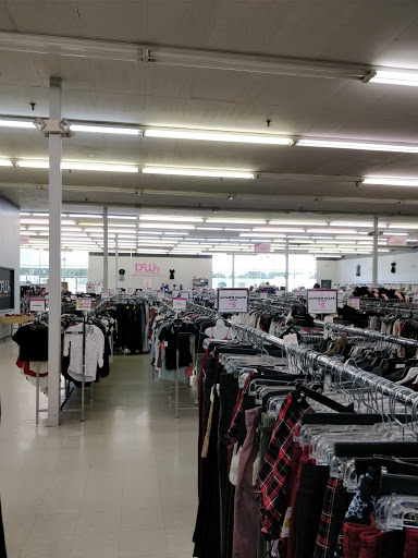 Discount Store «Discount Fashion Warehouse Kettering», reviews and photos, 2836 Wilmington Pike, Kettering, OH 45419, USA