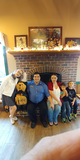 Auto Parts Store «Newberg Dodge Jeep Chrysler Ram», reviews and photos, 2809 Portland Rd, Newberg, OR 97132, USA