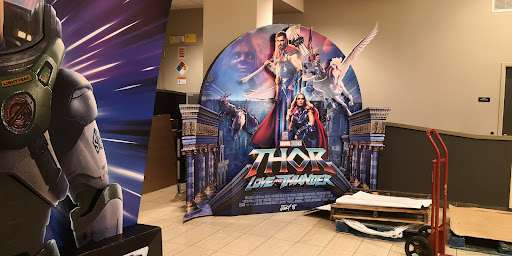 Movie Theater «AMC Roosevelt Field 8», reviews and photos, 630 Old Country Rd, Garden City, NY 11530, USA