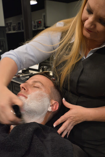 Barber Shop «Modern Gents Premier Barbershop & Bar», reviews and photos, 8233 Cooper Creek Blvd, Bradenton, FL 34201, USA