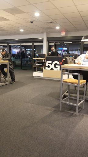 Cell Phone Store «Verizon», reviews and photos, 1113 S Abilene St #104, Aurora, CO 80012, USA