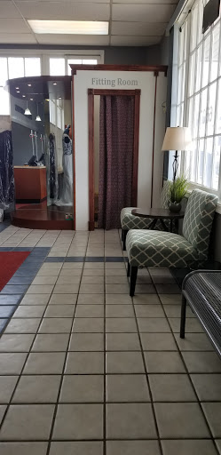 Dry Cleaner «Valley Mall Cleaners», reviews and photos, 6403 Shiplett Blvd, Burke, VA 22015, USA