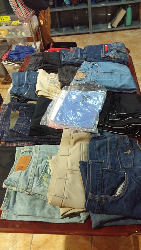 Thrift Store «Thrifty Nickel Tampa Thrift Store Re-Sale», reviews and photos, 7706 W Hillsborough Ave, Tampa, FL 33615, USA