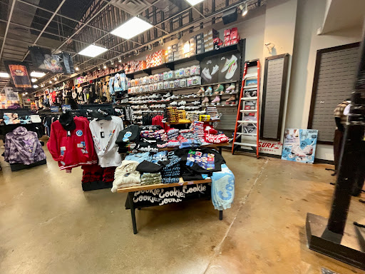 Clothing Store «Zumiez», reviews and photos, 3000 Grapevine Mills Pkwy #606, Grapevine, TX 76051, USA