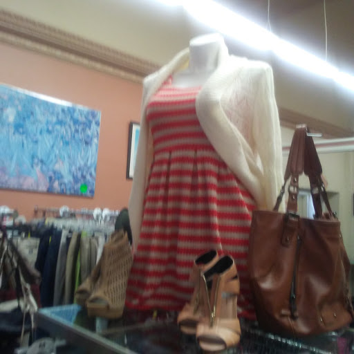 Thrift Store «St. Vincent de Paul (SVDP) Thrift Store», reviews and photos, 344 Grand Ave, South San Francisco, CA 94080, USA
