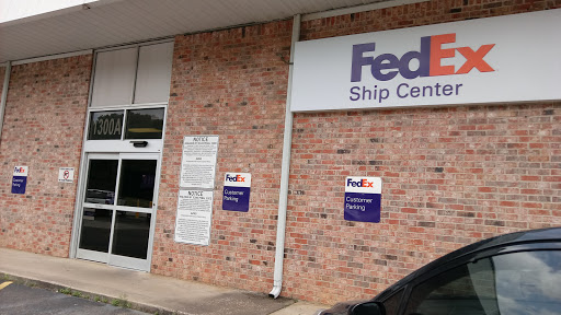 Shipping and Mailing Service «FedEx Ship Center», reviews and photos, 1300 E Whaley St, Longview, TX 75601, USA