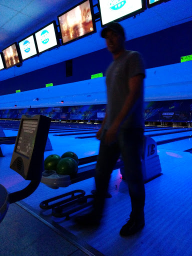 Bowling Alley «Brunswick Zone Deer Park Lanes», reviews and photos, 21080 N Rand Rd, Lake Zurich, IL 60047, USA