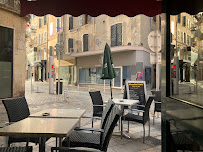 Atmosphère du Restaurant servant le petit-déjeuner MONDIAL CAFE à Toulon - n°1