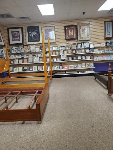 Shopping Mall «Hillcrest Shopping Center», reviews and photos, 1701 N Larkin Ave, Crest Hill, IL 60403, USA