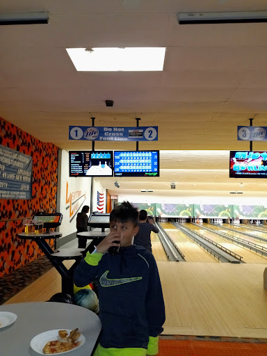 Bowling Alley «Levittown Lanes», reviews and photos, 8815 New Falls Rd, Levittown, PA 19054, USA