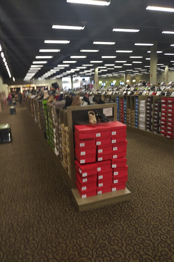 Shoe Store «DSW Designer Shoe Warehouse», reviews and photos, 25 Ronson Rd, Iselin, NJ 08830, USA