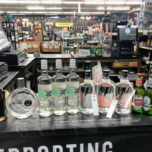 Liquor Store «Cardinal Wine & Spirits», reviews and photos, 1721 W Golf Rd, Mt Prospect, IL 60056, USA