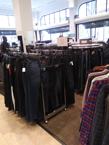 Department Store «Nordstrom Rack Chestnut Street», reviews and photos, 1700 Chestnut St, Philadelphia, PA 19103, USA