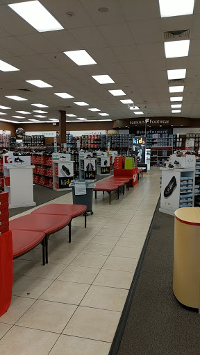 Shoe Store «Famous Footwear», reviews and photos, 9450 W Northern Ave, Glendale, AZ 85305, USA
