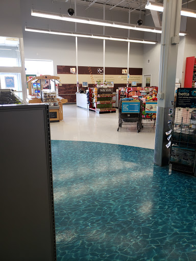 Pet Supply Store «Petco Animal Supplies», reviews and photos, 1660 Orchard Gateway Blvd, North Aurora, IL 60542, USA