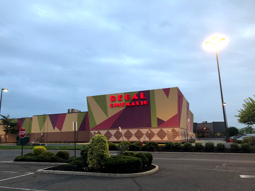 Movie Theater «Regal Cinemas Hadley Theatre 16», reviews and photos, 1000 Corporate Ct, South Plainfield, NJ 07080, USA