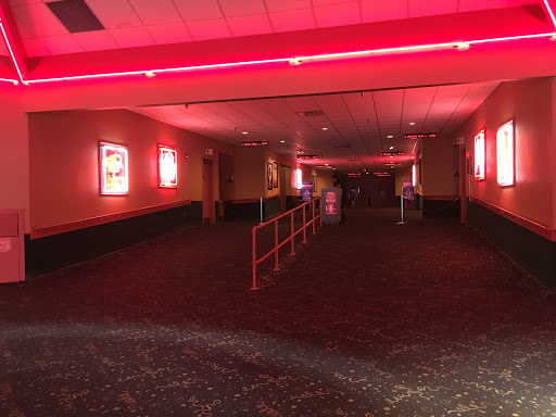 Movie Theater «Cobb Grand 10 Cinemas», reviews and photos, 920 Spring Lake Ct NW, Winter Haven, FL 33881, USA