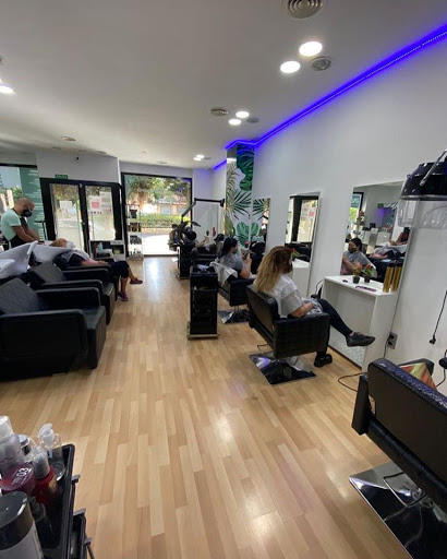 Hair Clinic Estilistas & Coloristas en Almería, Almería