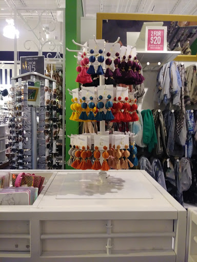 Fashion Accessories Store «Charming Charlie», reviews and photos, 1512 Stone Hill Dr, Pflugerville, TX 78660, USA