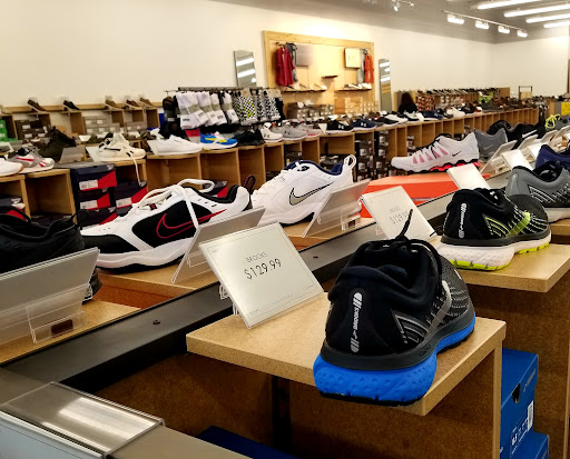 Shoe Store «DSW Designer Shoe Warehouse», reviews and photos, 43598 Christy St, Fremont, CA 94538, USA