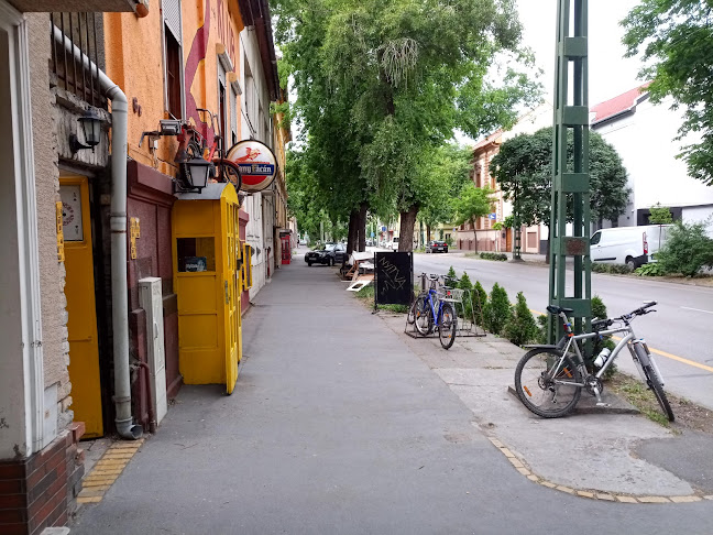 Comentarii opinii despre 2-es Klub