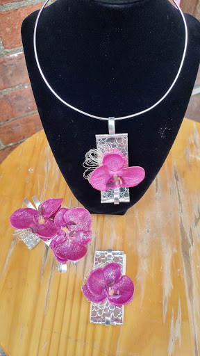 Florist «Chris-Dian Florist», reviews and photos, 279 Broadway, Newburgh, NY 12550, USA