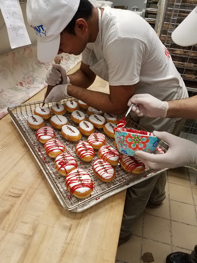 Donut Shop «Dough In The Box», reviews and photos, 3184 Austell Rd SW, Marietta, GA 30008, USA