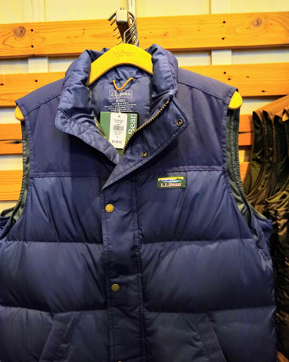 Clothing Store «L.L. Bean», reviews and photos, 1000 Ross Park Mall Dr, Pittsburgh, PA 15237, USA