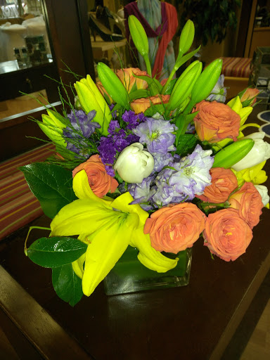 Florist «Plump Chicago Flower Shop», reviews and photos, 411 E Oakwood Blvd, Chicago, IL 60653, USA