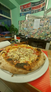 Plats et boissons du Pizzeria Pizza Roberto à Gentilly - n°6
