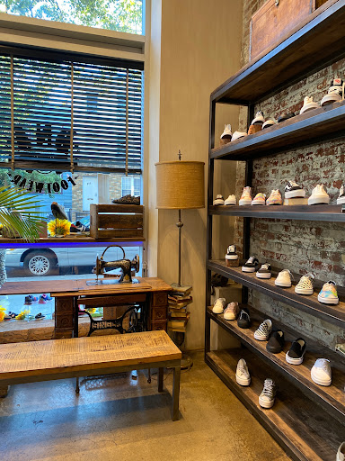Shoe Store «DNA Footwear Williamsburg», reviews and photos, 133 N 7th St, Brooklyn, NY 11249, USA