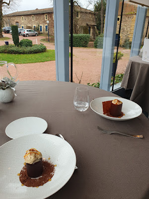 La Table L'Essensiel au Château de Champlong 4 * à Villerest