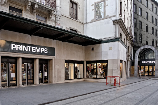 Stores to buy women's sneakers Lyon