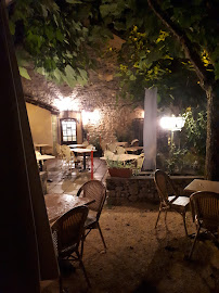 Atmosphère du Restaurant Auberge Le Moustier à Peyzac-le-Moustier - n°3