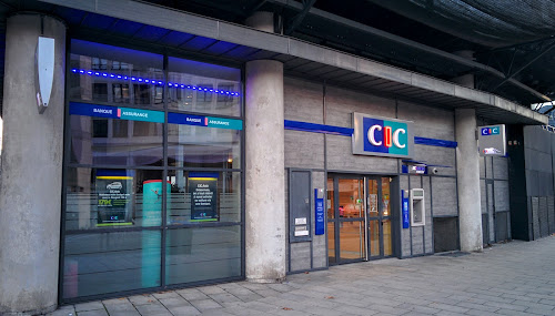 CIC ouvert le jeudi à Grenoble