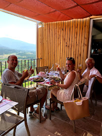 Atmosphère du Restaurant La Terrasse du Crestet - n°4