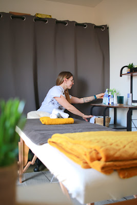 Ludivine Sommer Naturopathe - Réflexologie plantaire - Fleur de Bach - Gym douce RECABIC - Massage japonais du visage à Westhouse