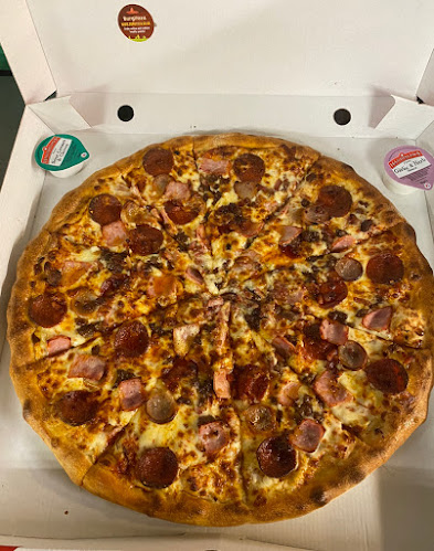 Reviews of Burgitzza (Watford) in Watford - Pizza
