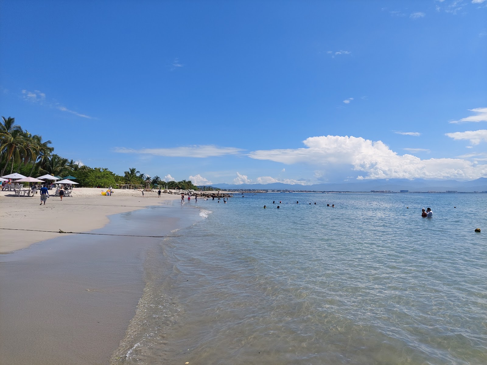 Manzanilla beach的照片 带有米色沙子表面