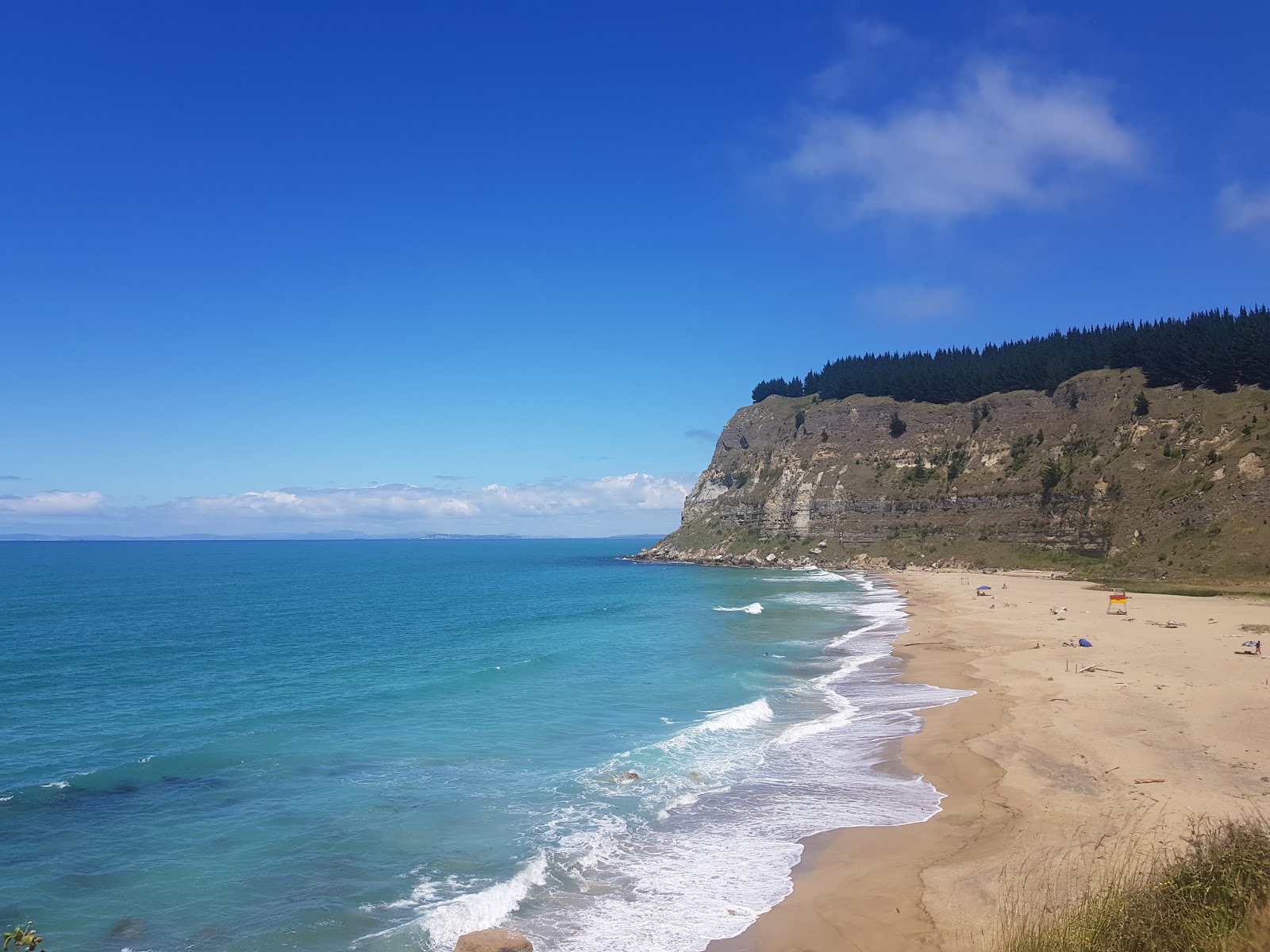 Waipatiki Beach的照片 带有宽敞的海岸