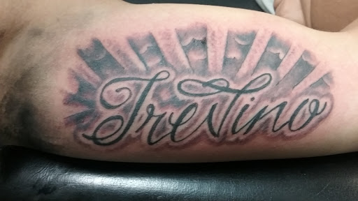 Tattoo Shop «Royal Ink», reviews and photos, 6408 Gulf Fwy, Houston, TX 77023, USA