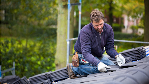 A and M Roofing Services in Hawaiian Gardens, California