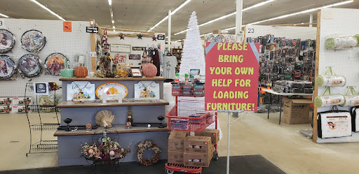 Flea Market «Traderbakers Flea Market», reviews and photos, 2080 Burton Ln, Martinsville, IN 46151, USA