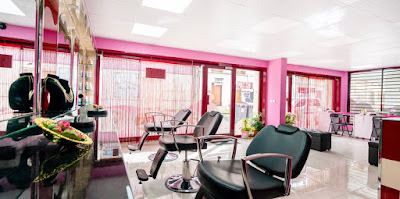 Thiraviya Beauté Indienne Esthétique, coiffure et les ongles à Bagnolet
